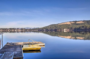 Luxurious Liberty Lake Hideaway with Hot Tub!